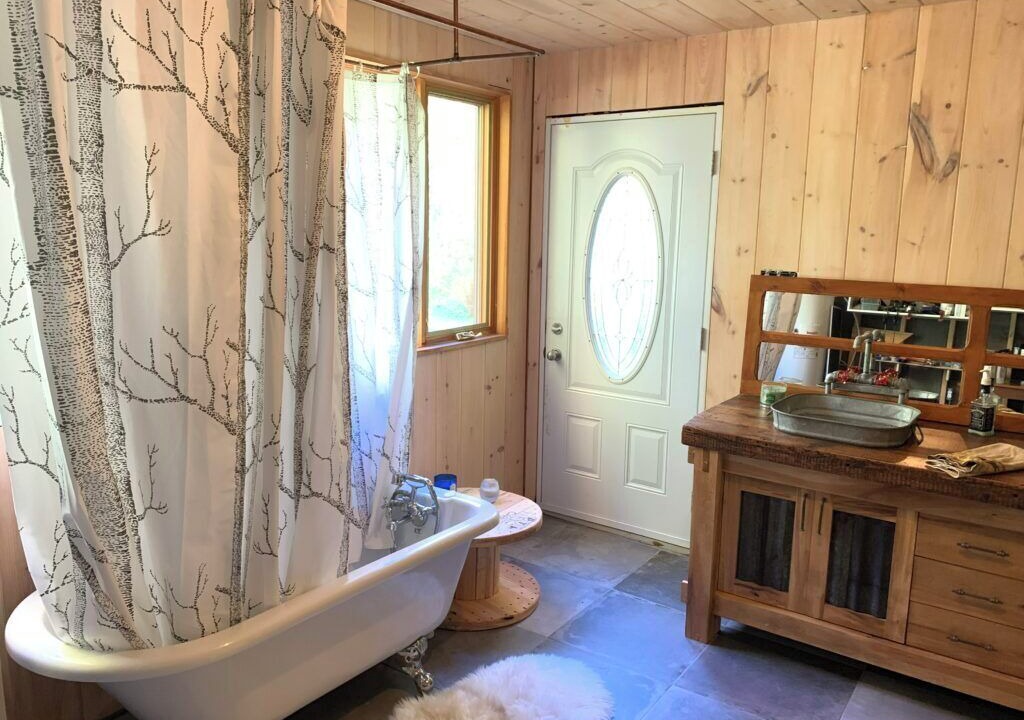 Photo of Bathroom in Ellenburg Depot