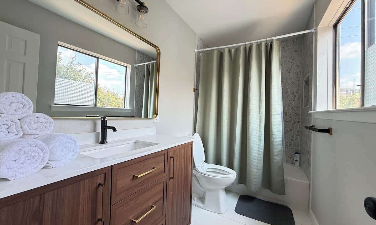 Photo of Bathroom in Turtle Creek