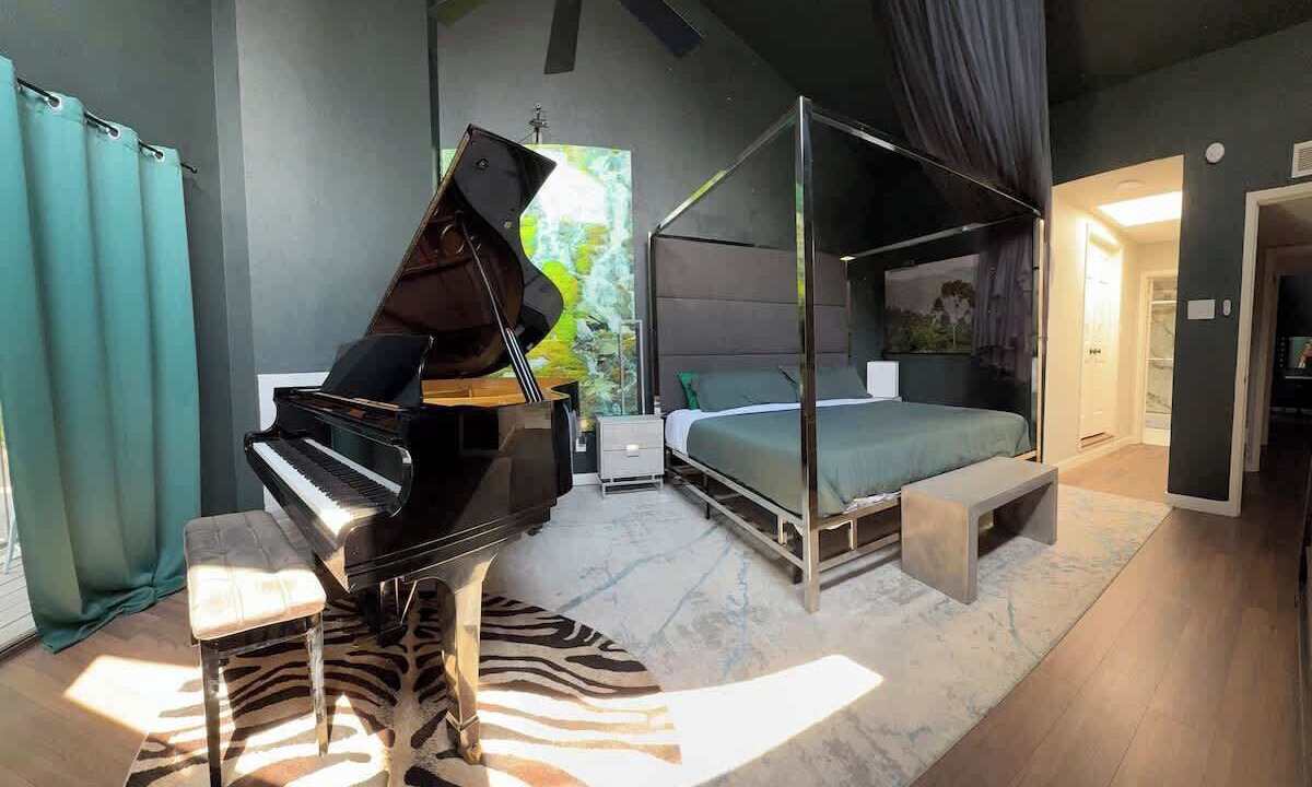 Photo of Bedroom in Turtle Creek