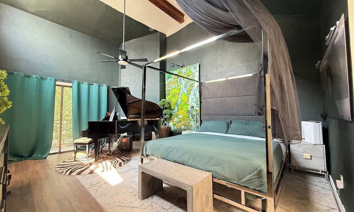 Photo of Bedroom in Turtle Creek