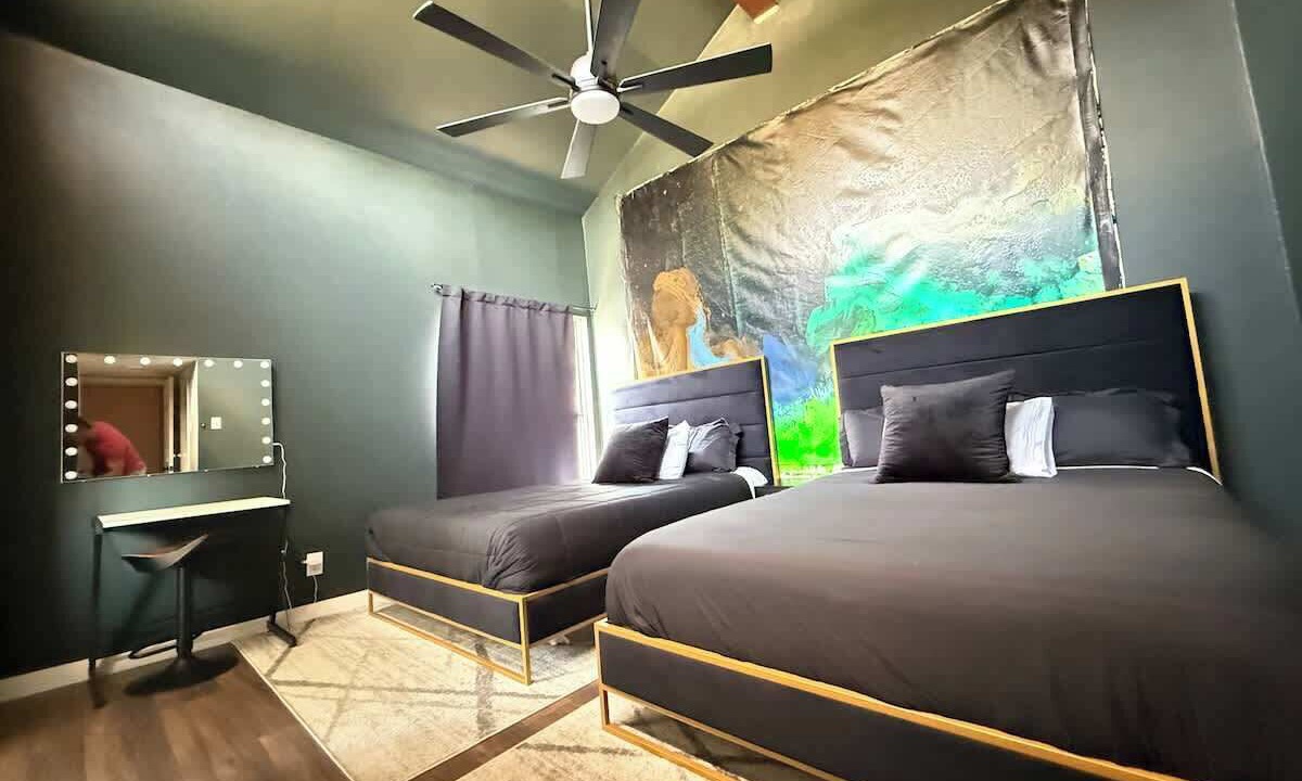 Photo of Bedroom in Turtle Creek