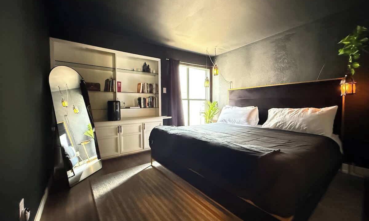 Photo of Bedroom in Turtle Creek