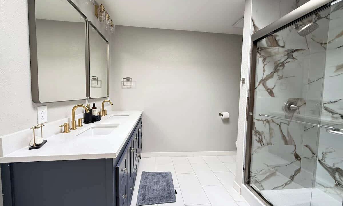 Photo of Bathroom in Turtle Creek