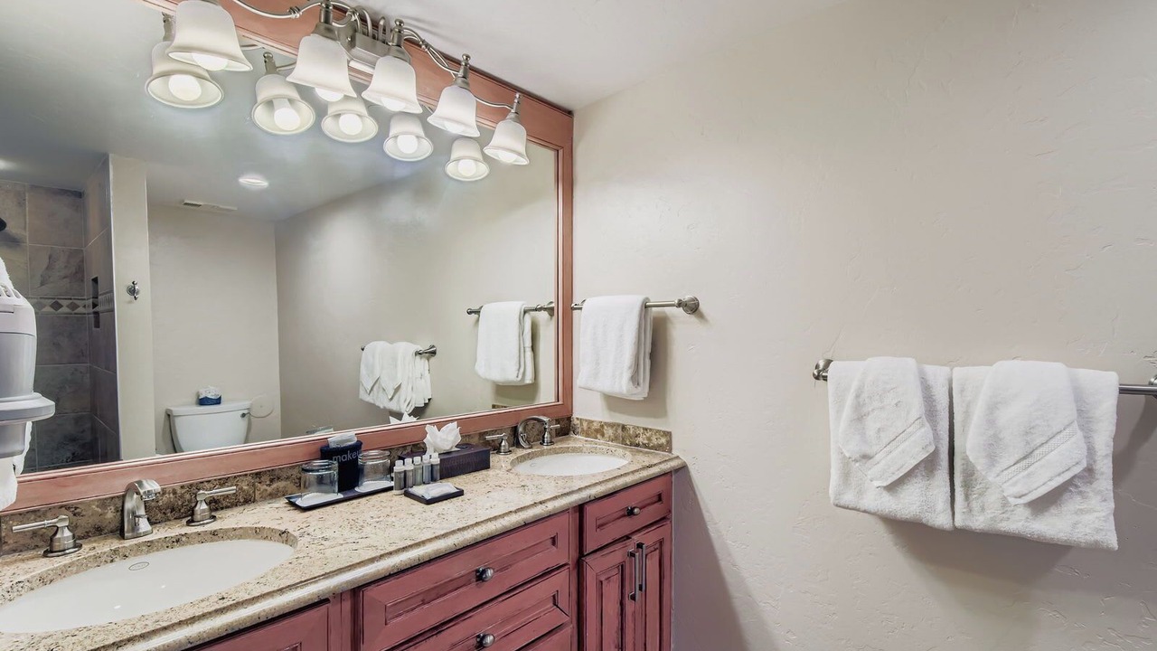 Photo of Bathroom in Peak 9