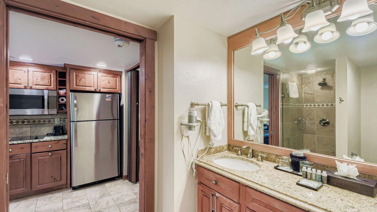 Photo of Bathroom in Peak 9