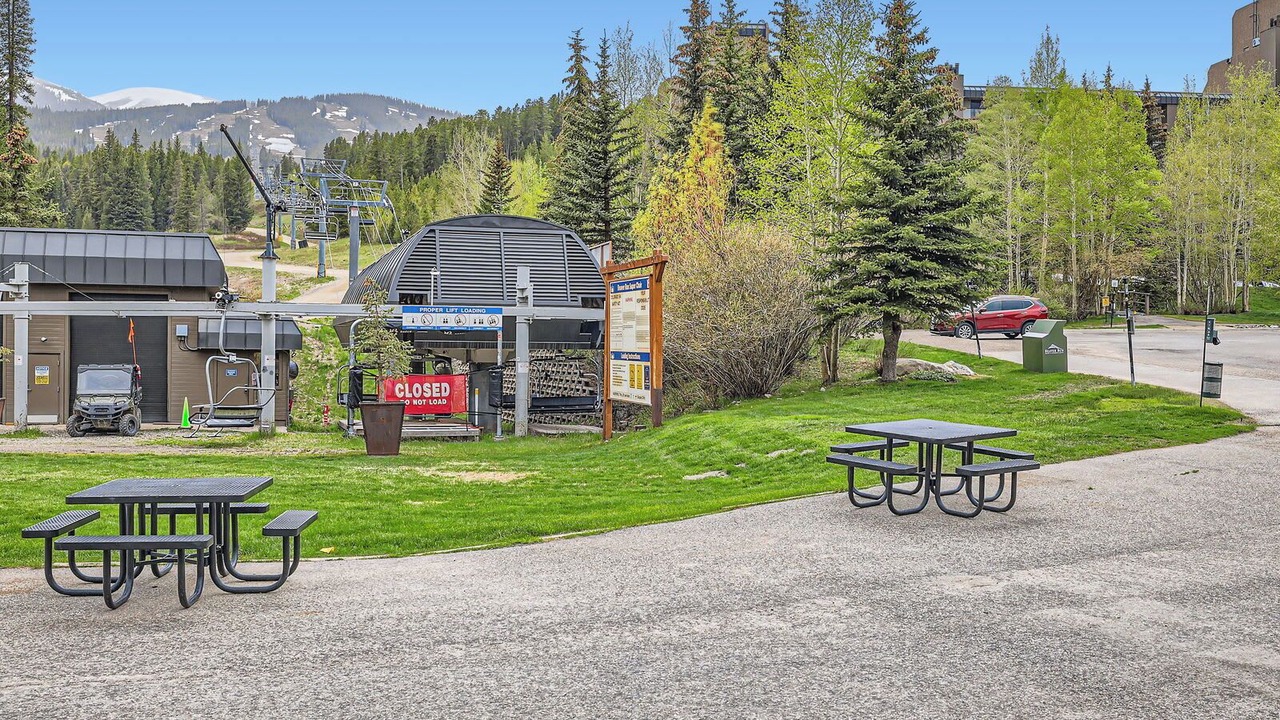 Photo of Outdoor in Peak 9