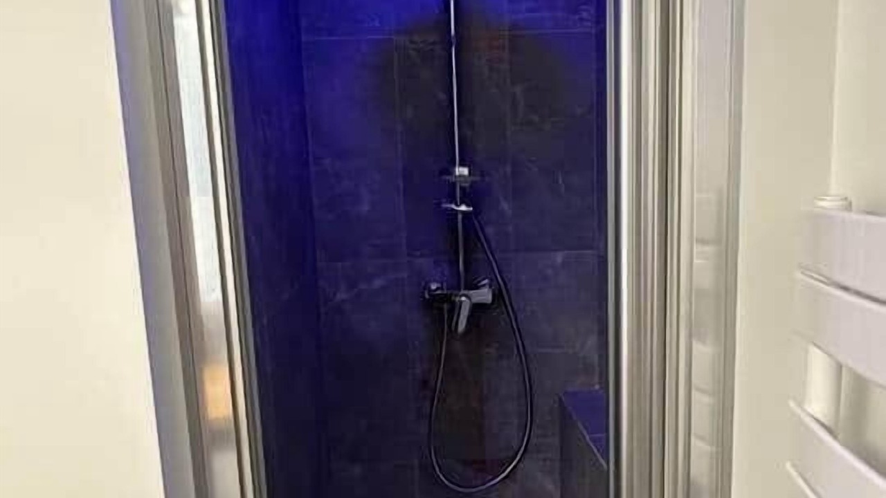 Photo of Bathroom in Puteaux