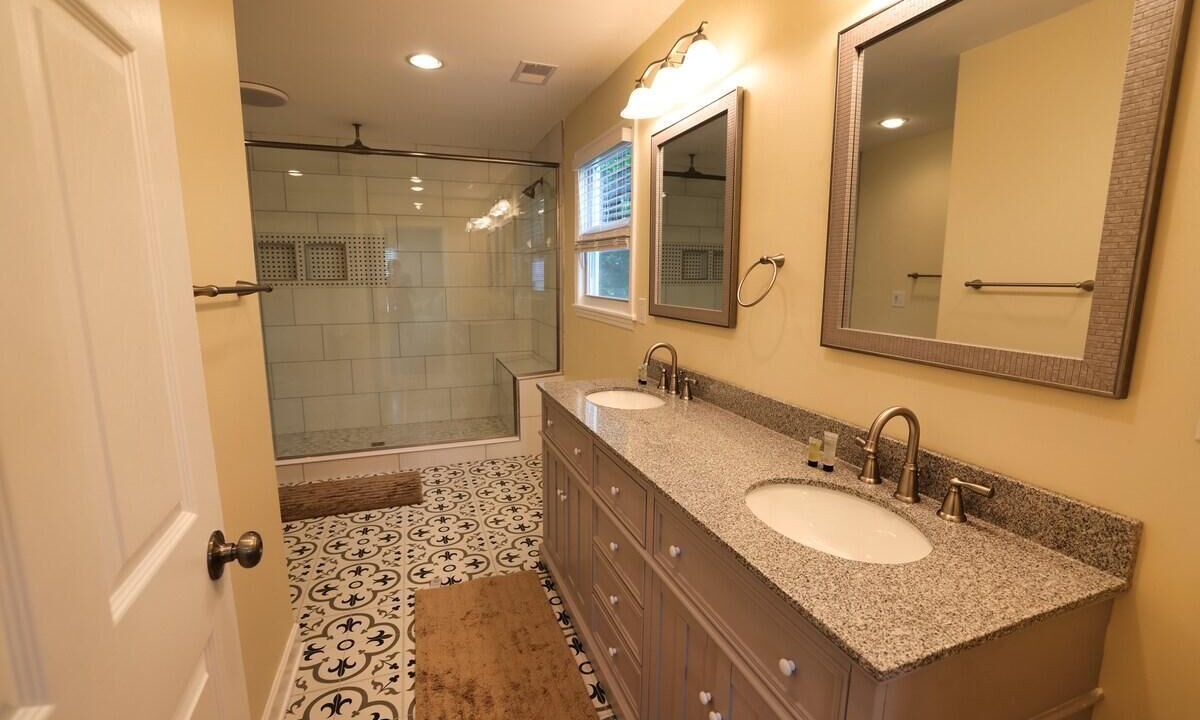 Photo of Bathroom in Summerville