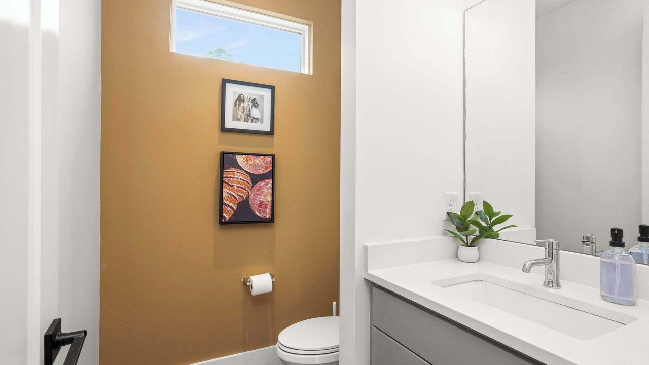 Photo of Bathroom in Eighth Avenue