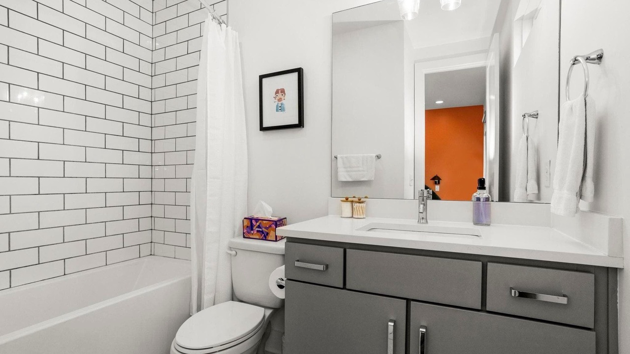 Photo of Bathroom in Eighth Avenue