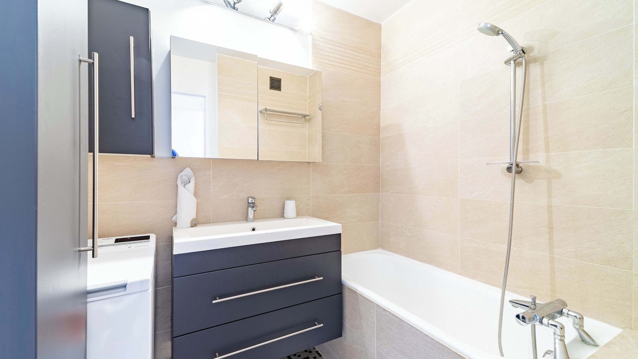 Photo of Bathroom in Sevres