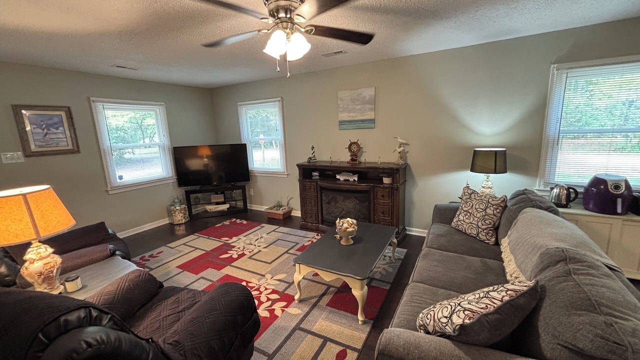 Photo of Livingroom in Dutton