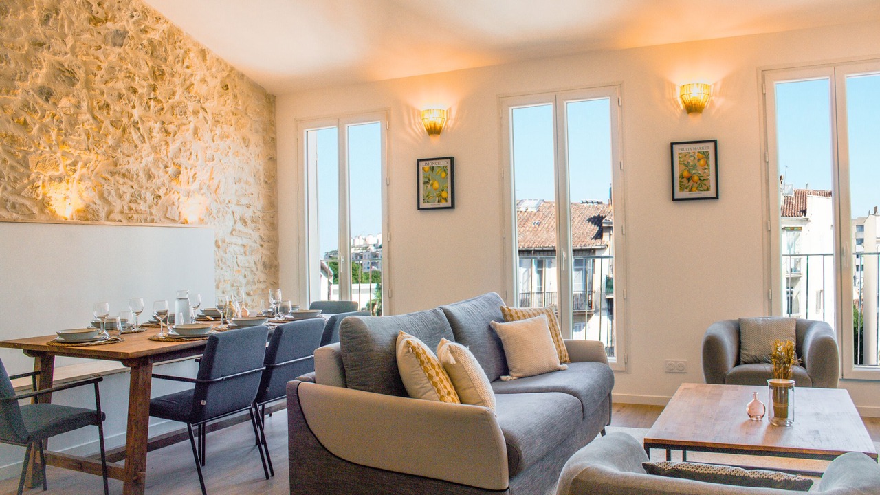 Photo of Others in Baille