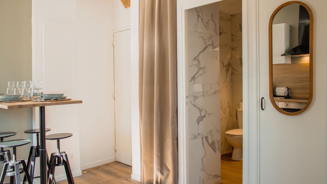 Photo of Others in Baille