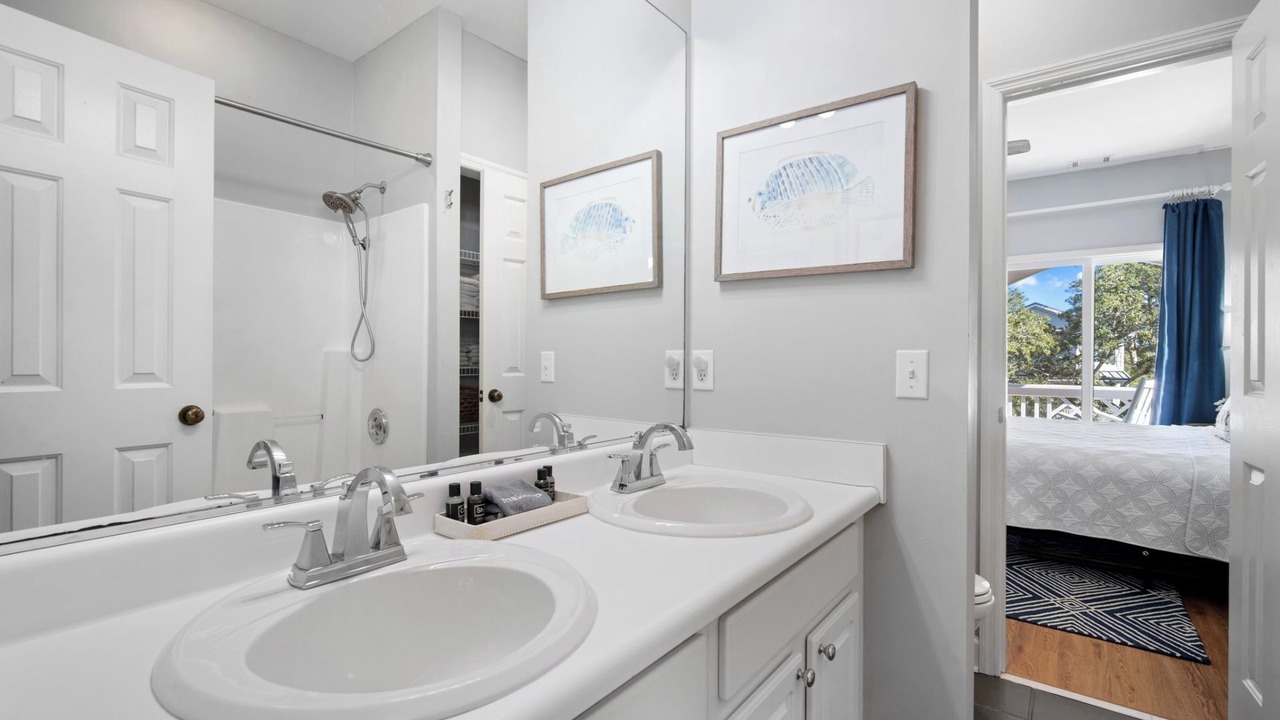 Photo of Bathroom in Bonito Boathouses