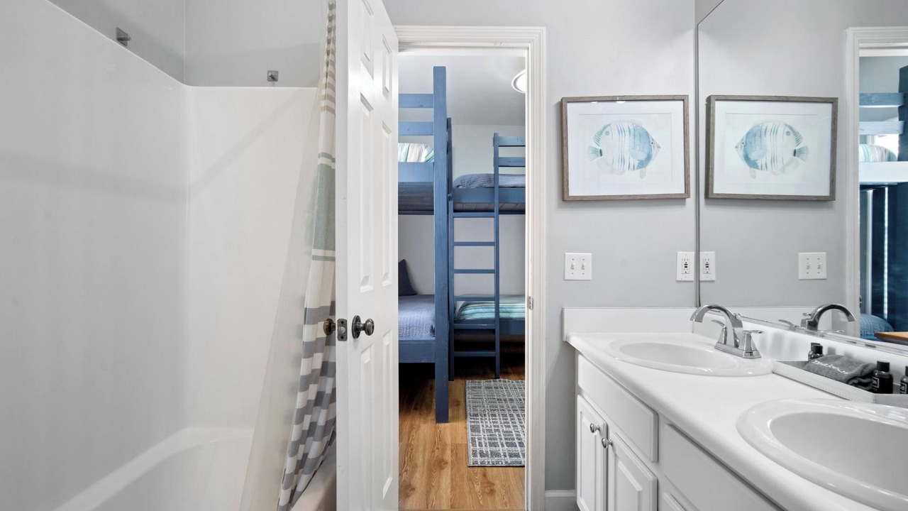 Photo of Bathroom in Bonito Boathouses