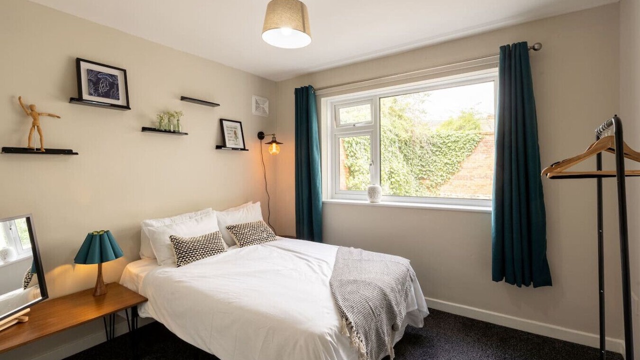 Photo of Bedroom in South Leigh