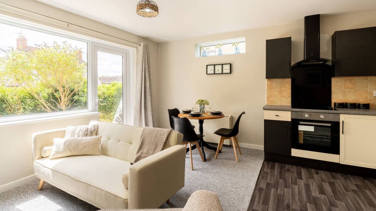 Photo of Livingroom in South Leigh