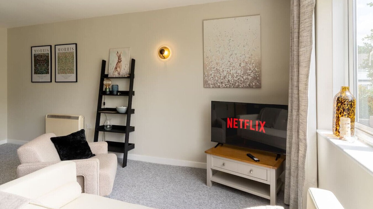 Photo of Livingroom in South Leigh