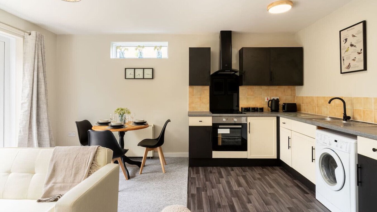 Photo of Others in South Leigh