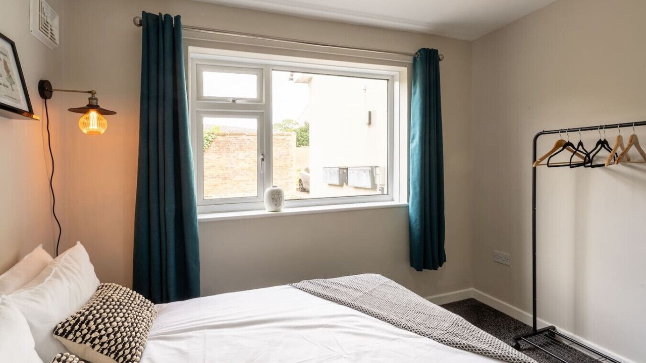 Photo of Bedroom in South Leigh