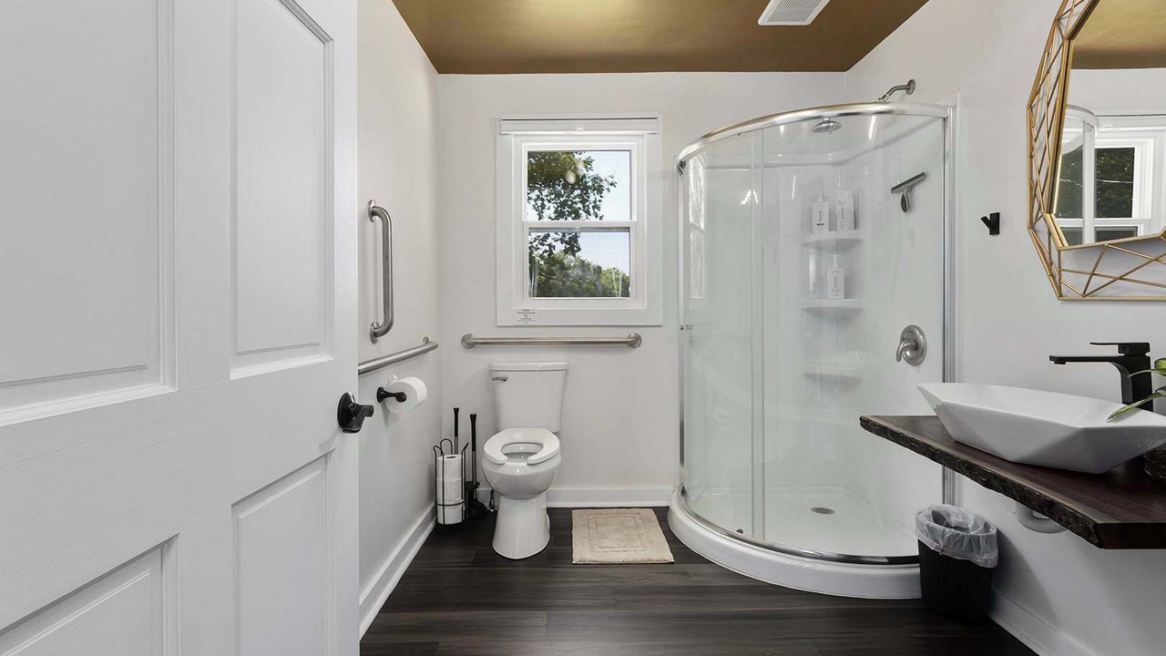 Photo of Bathroom in Lee's Summit