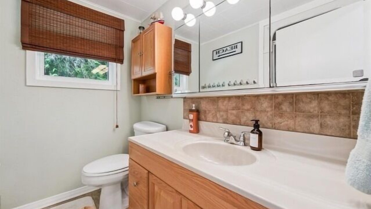 Photo of Bathroom in Colpoys Bay