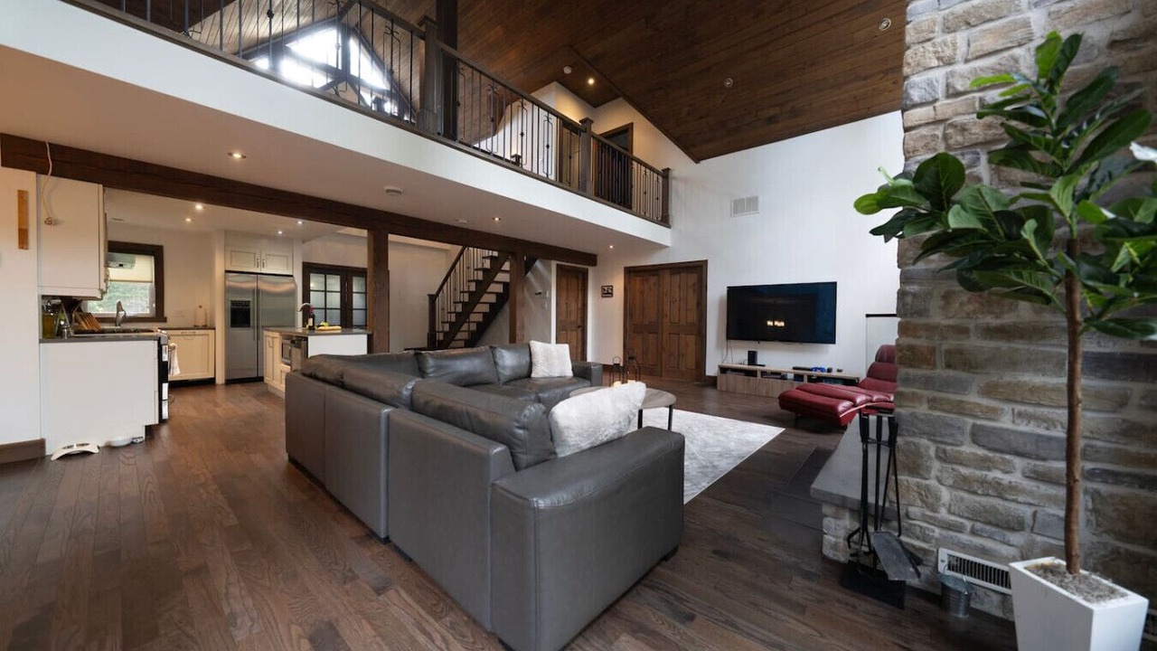 Photo of Livingroom in St-Adolphe-d'Howard