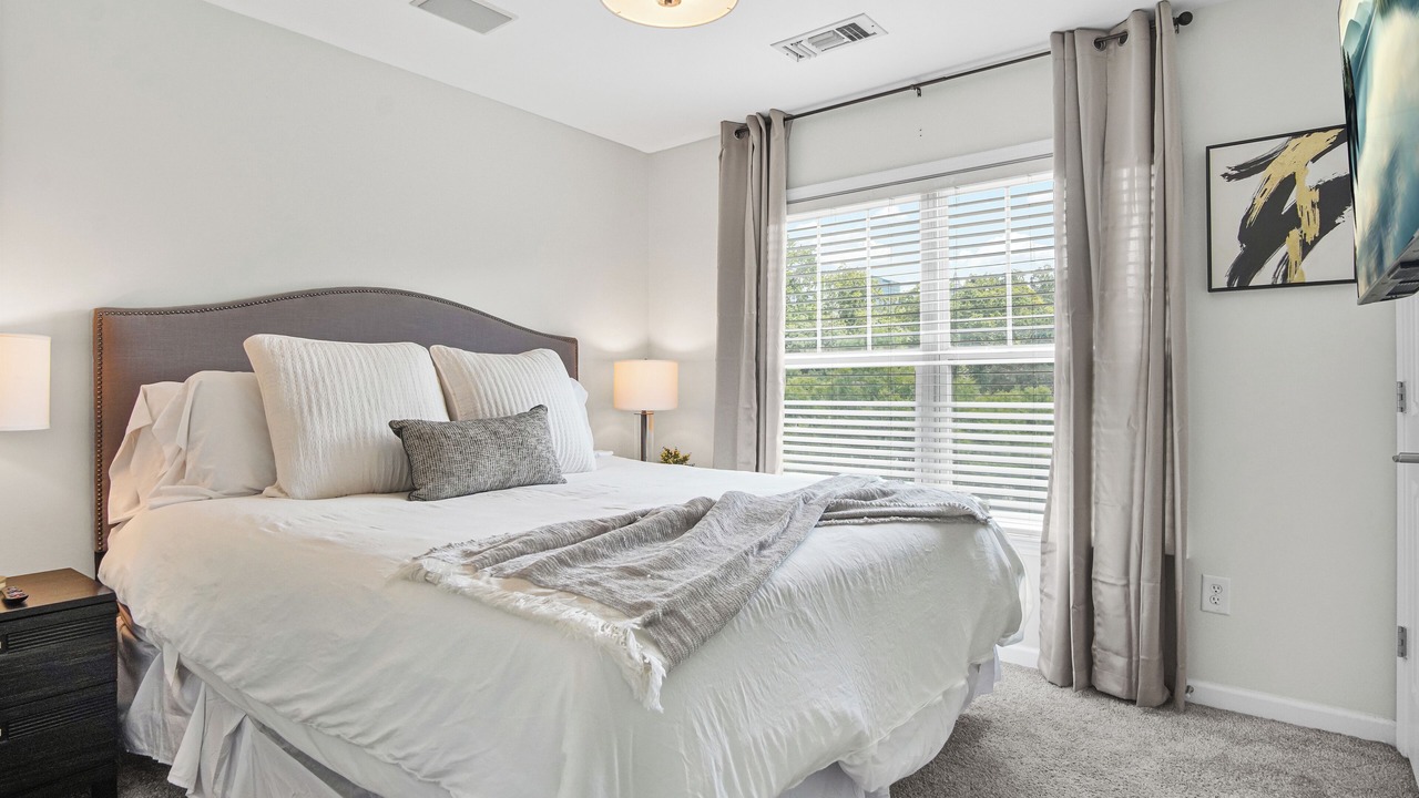 Photo of Bedroom in Midtown