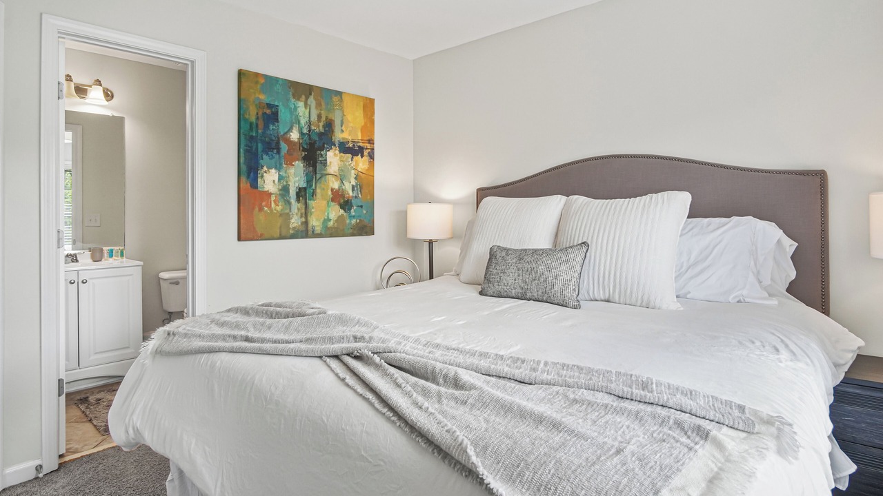 Photo of Bedroom in Midtown