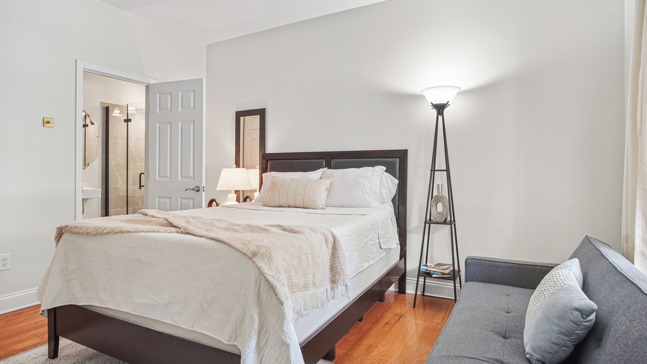 Photo of Bedroom in Midtown