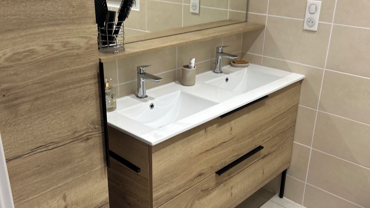 Photo of Bathroom in La Tour-du-Crieu