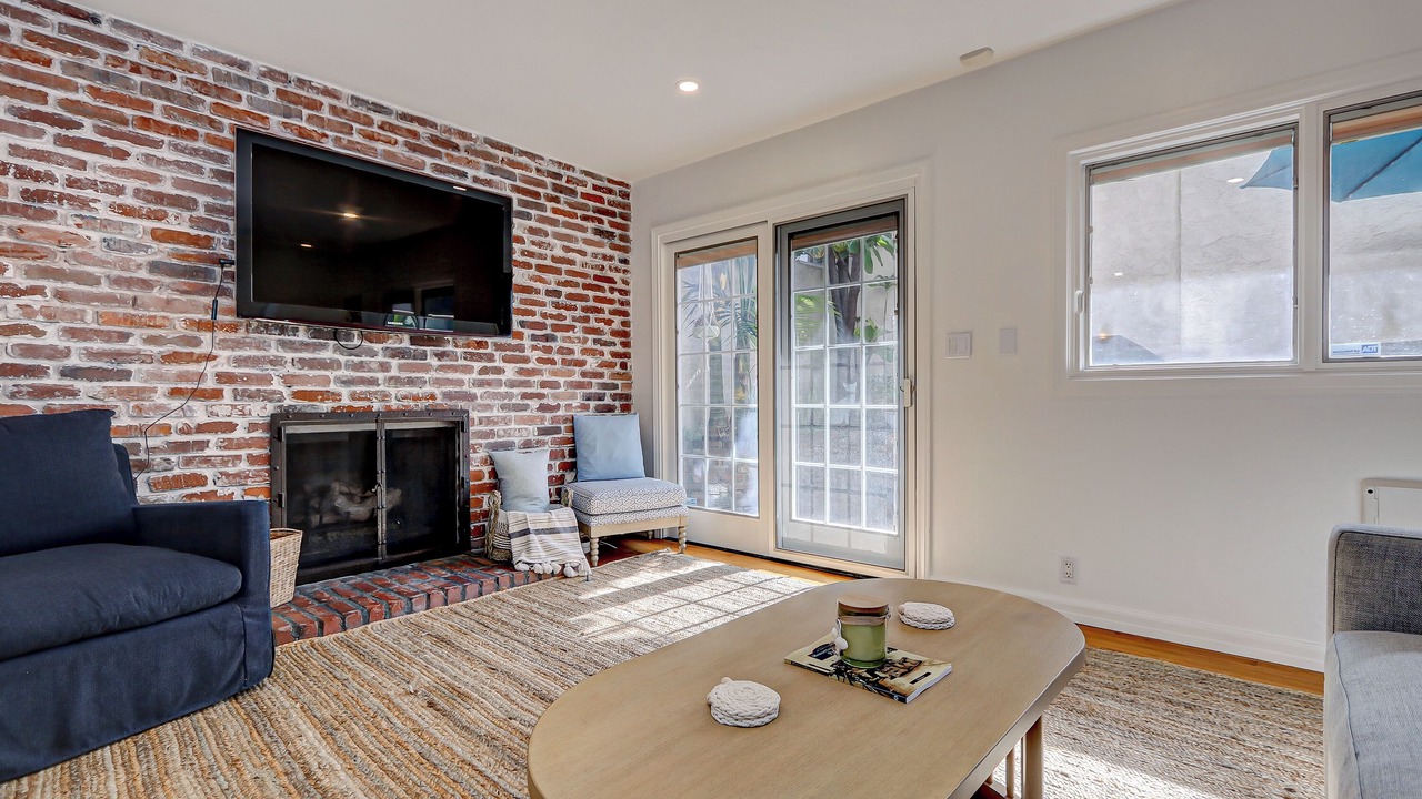 Photo of Livingroom in Tree Section