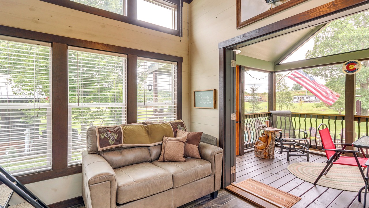 Photo of Livingroom in Morganton