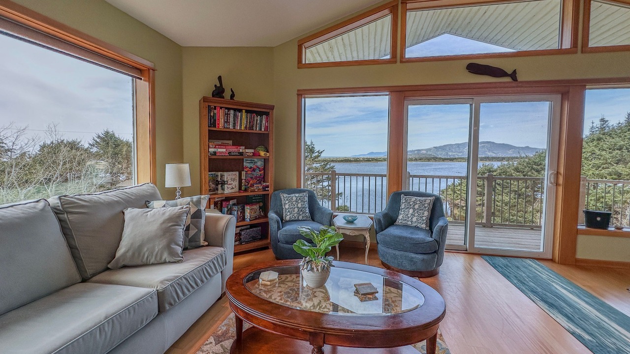Photo of Livingroom in Cape Meares