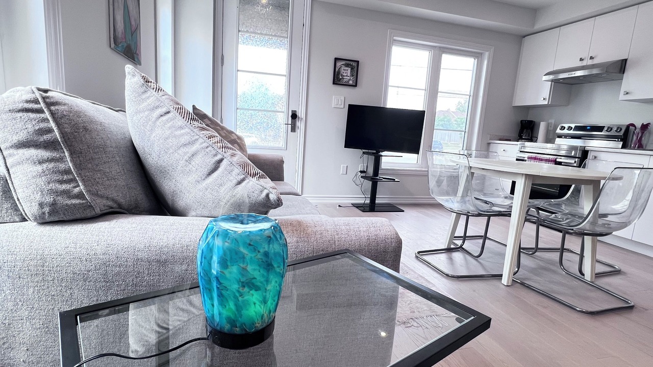 Photo of Livingroom in East Credit