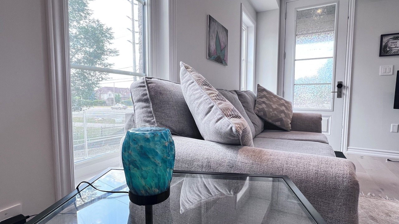Photo of Livingroom in East Credit