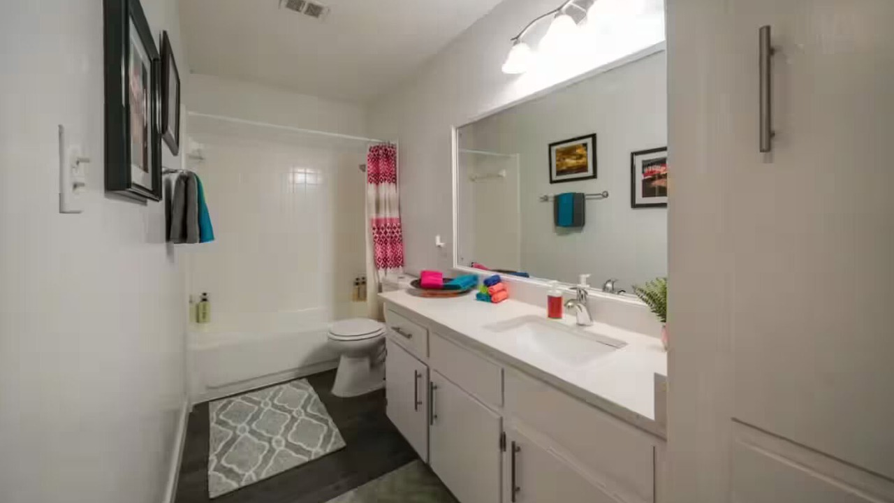 Photo of Bathroom in South Manchaca