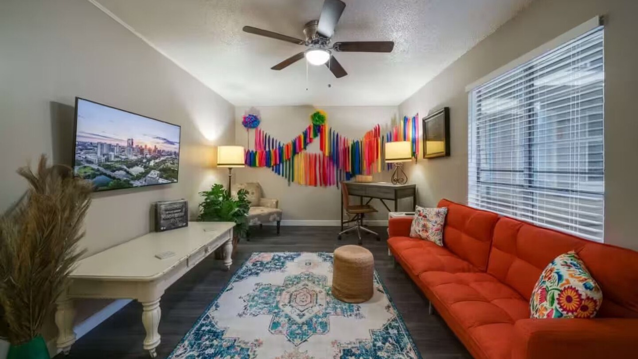 Photo of Livingroom in South Manchaca