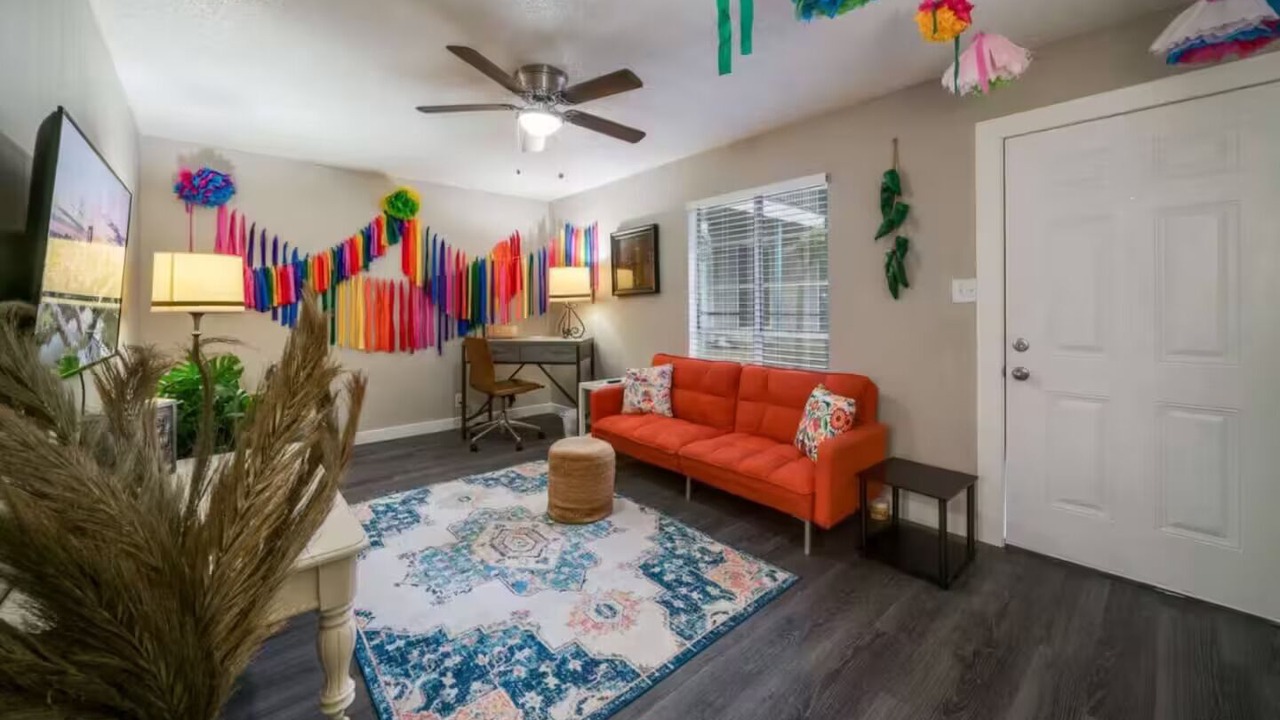 Photo of Livingroom in South Manchaca