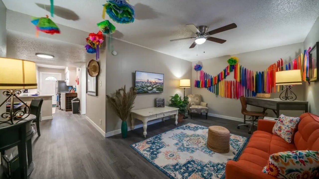 Photo of Livingroom in South Manchaca