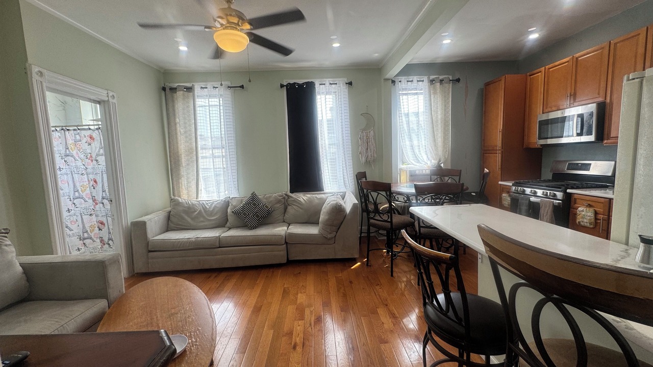 Photo of Livingroom in Guttenberg