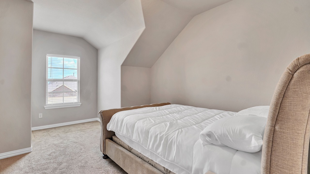 Photo of Bedroom in Venus