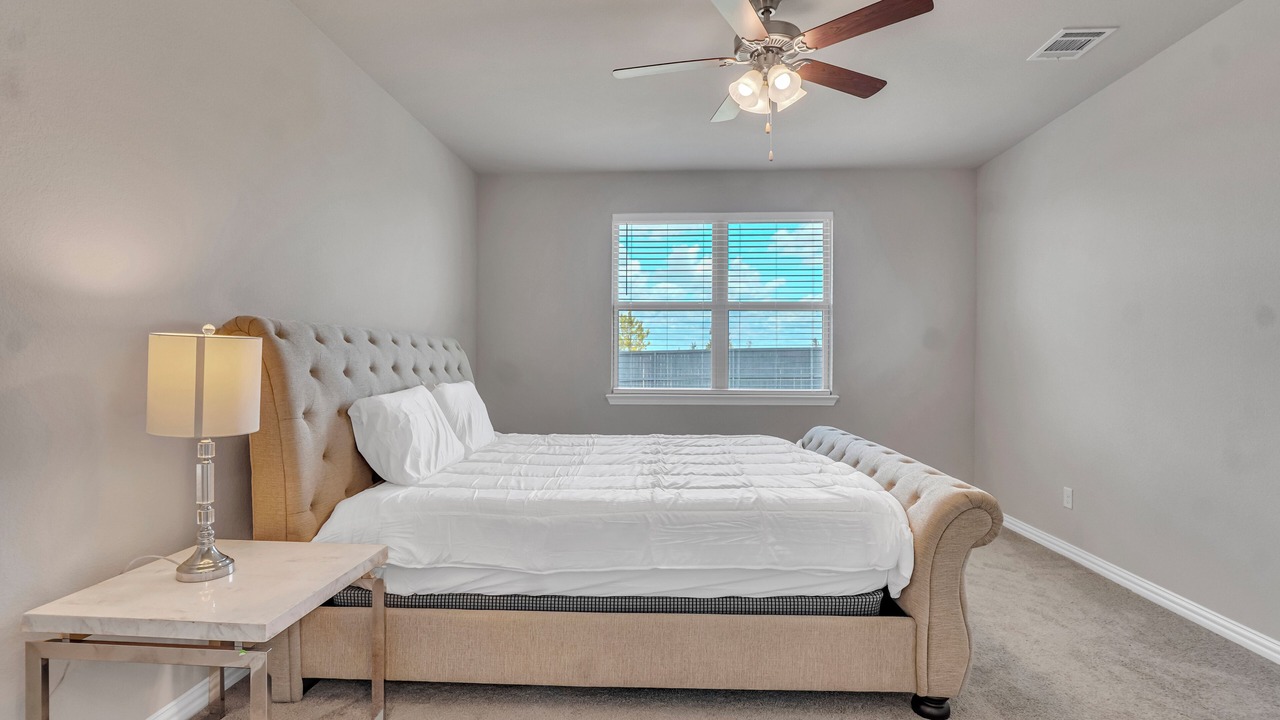 Photo of Bedroom in Venus