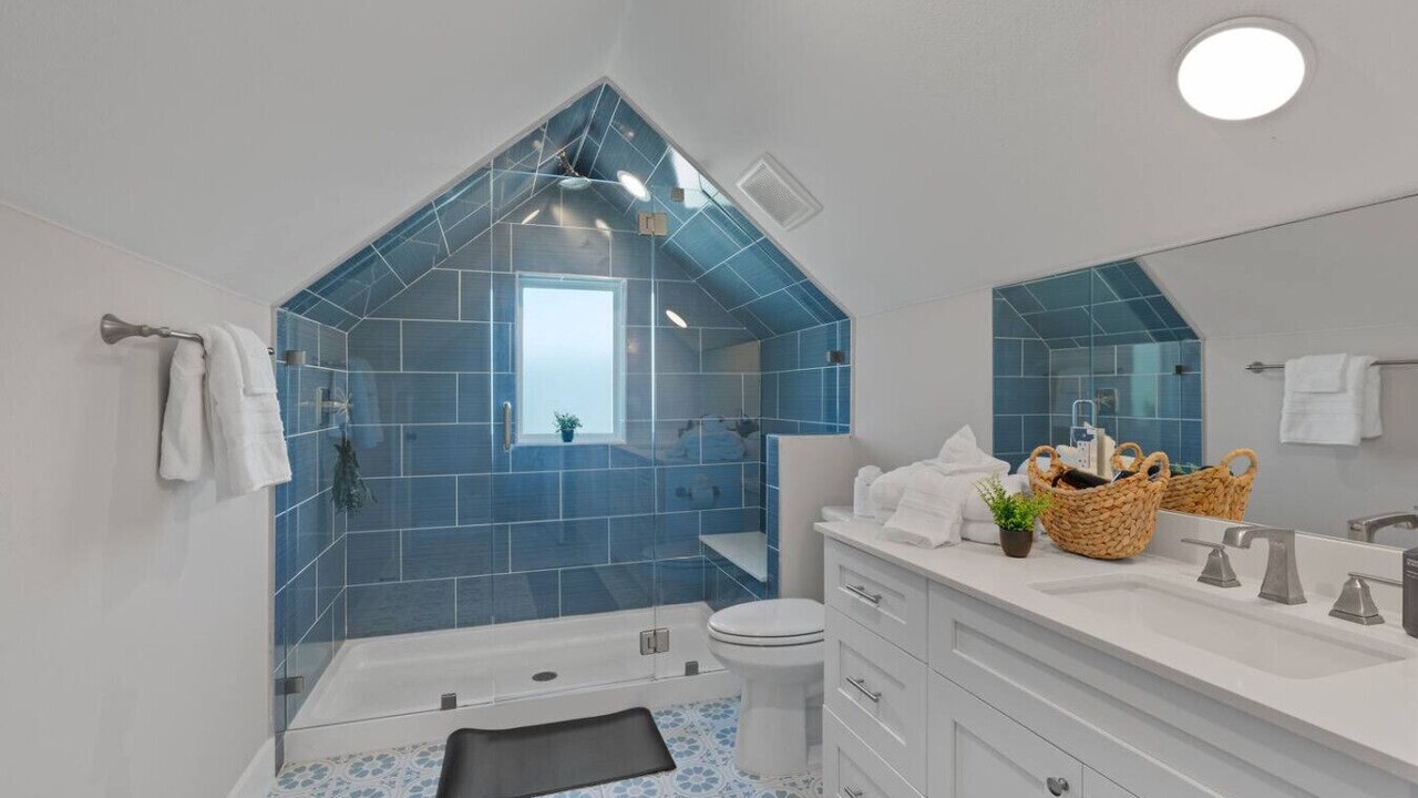 Photo of Bathroom in University Hills and Windsor Park
