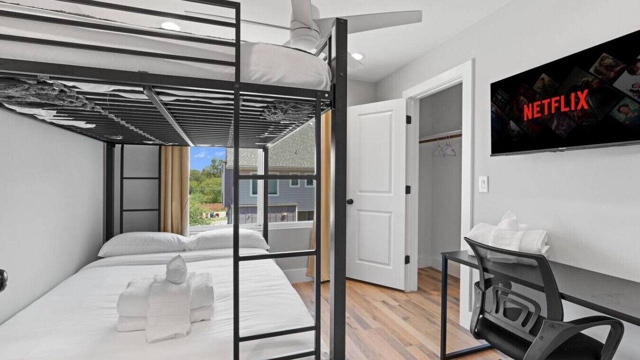 Photo of Bedroom in University Hills and Windsor Park