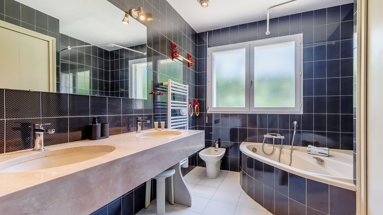 Photo of Bathroom in Challans