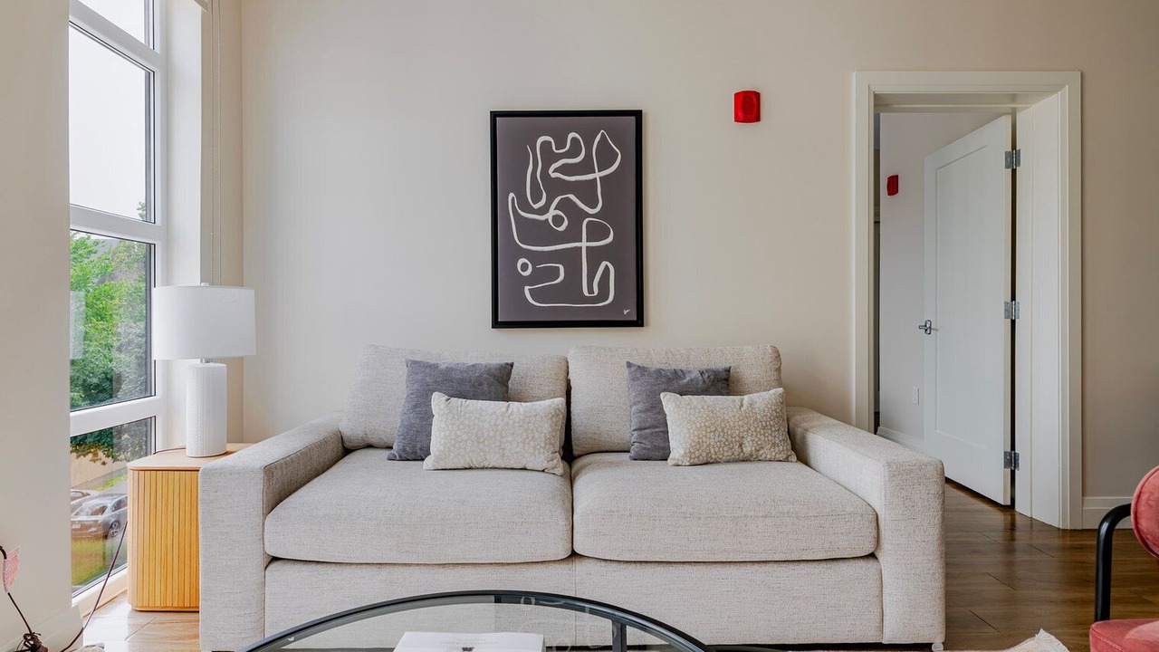 Photo of Livingroom in Newtonville