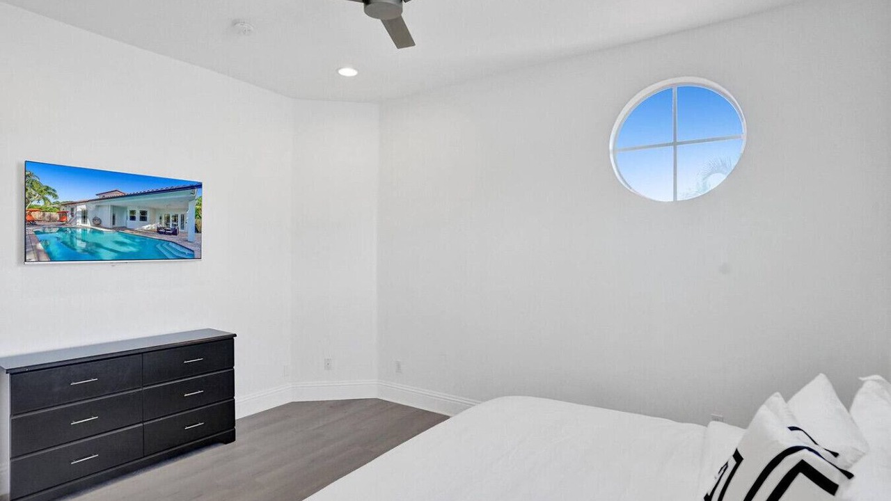 Photo of Bedroom in River Oaks