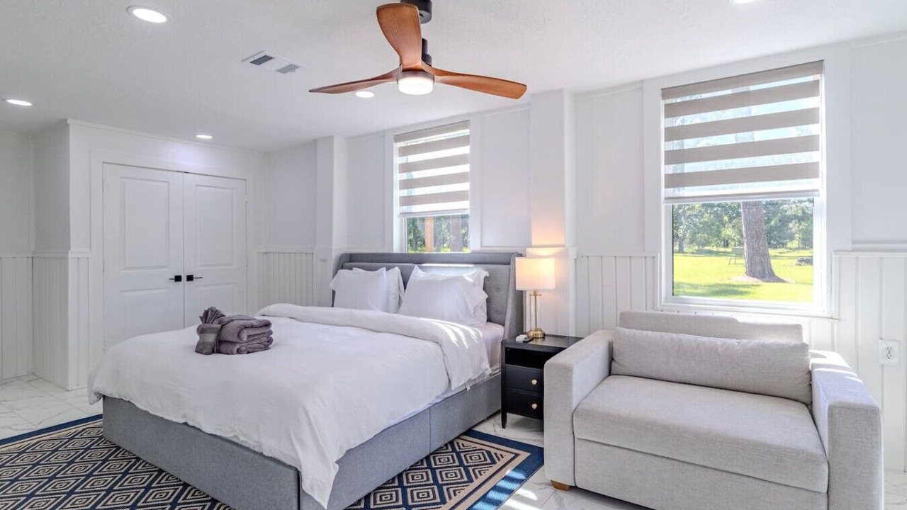 Photo of Bedroom in Lake Houston